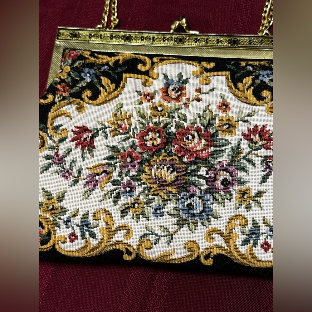 Vintage Woven Floral Handbag - Picture 2 of 6